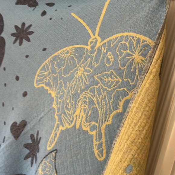 Queensland Butterflies Patterned Long Haul Travelers Blanket Towel Wrap NEW! - Picture 4 of 4